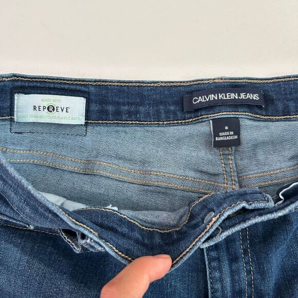 Calvin Klein Jeans Women’s Denim Shorts Size 8 Cuffed Blue Mid Rise Stretch - Picture 3 of 9